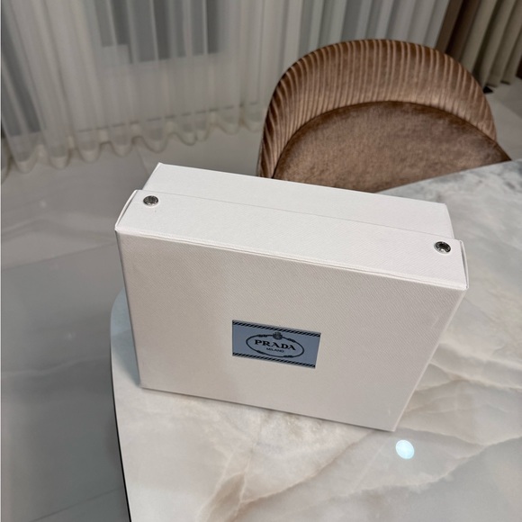 Prada Box, Prada Elastic Band - Picture 5 of 11